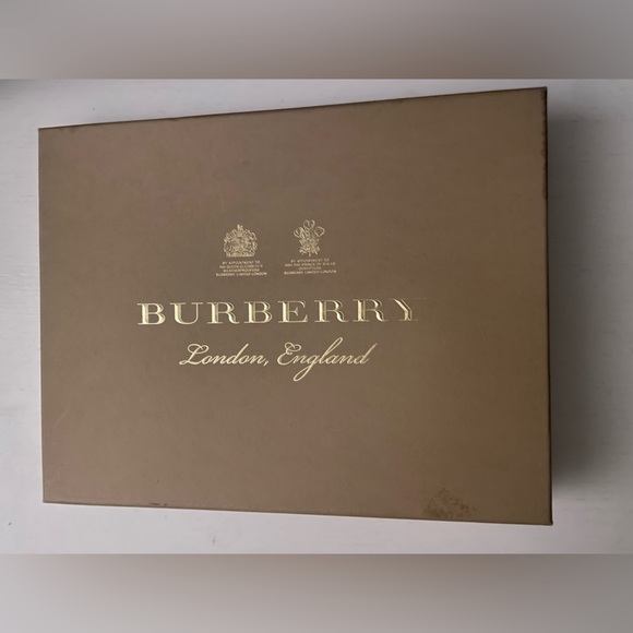 Burberry Winter Hat w/tags & box- AUTHENTIC - Picture 7 of 7